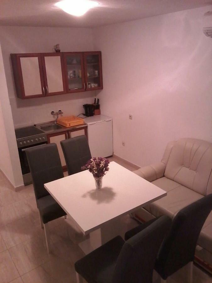 Apartments Katarina 特罗吉尔 外观 照片