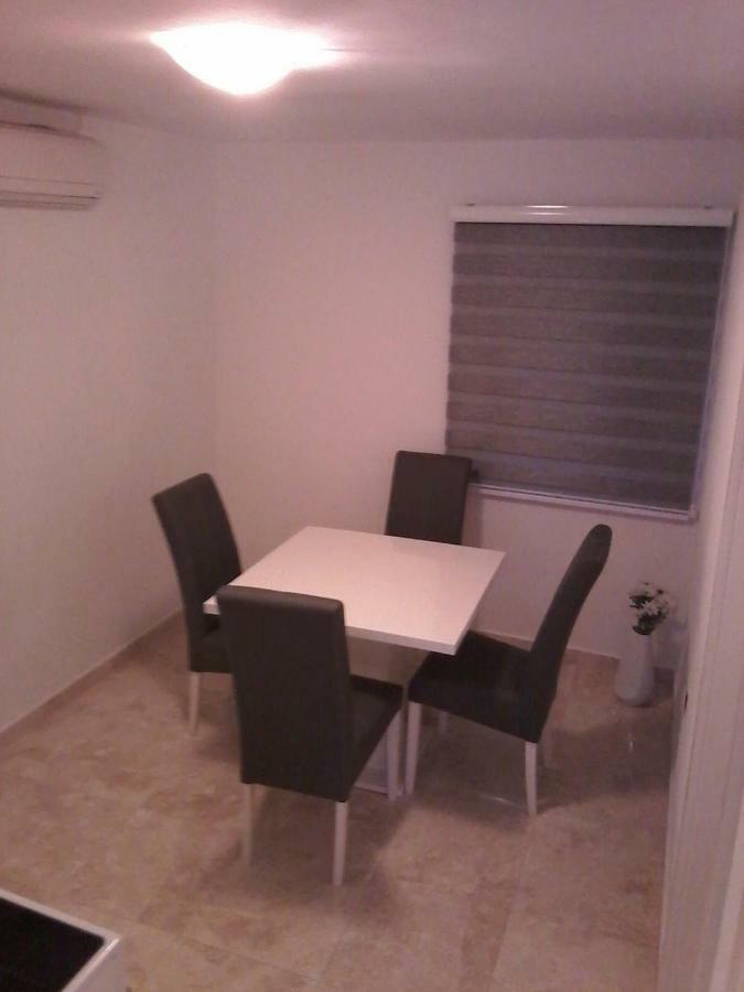 Apartments Katarina 特罗吉尔 外观 照片