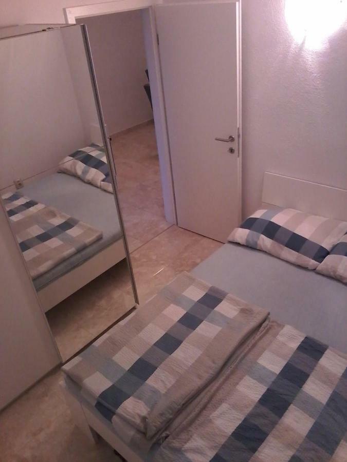 Apartments Katarina 特罗吉尔 外观 照片